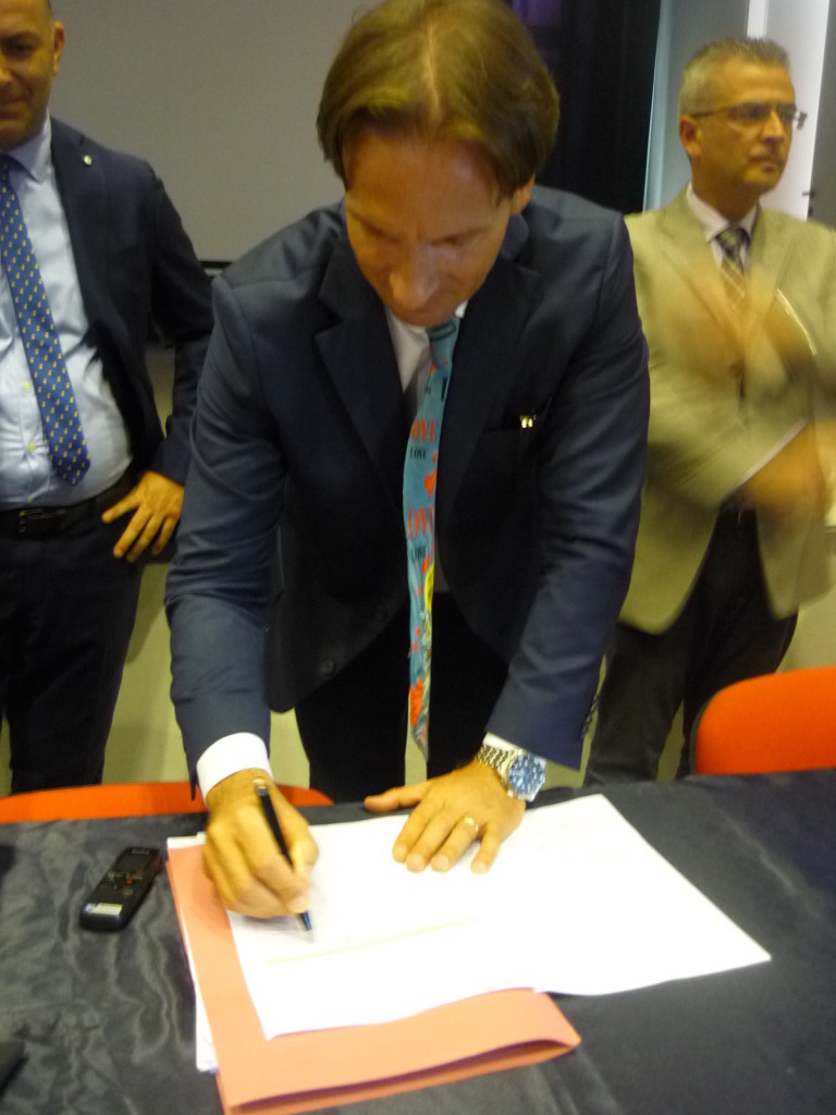 Il sindaco Mastromauro firma la convenzione ALESLI