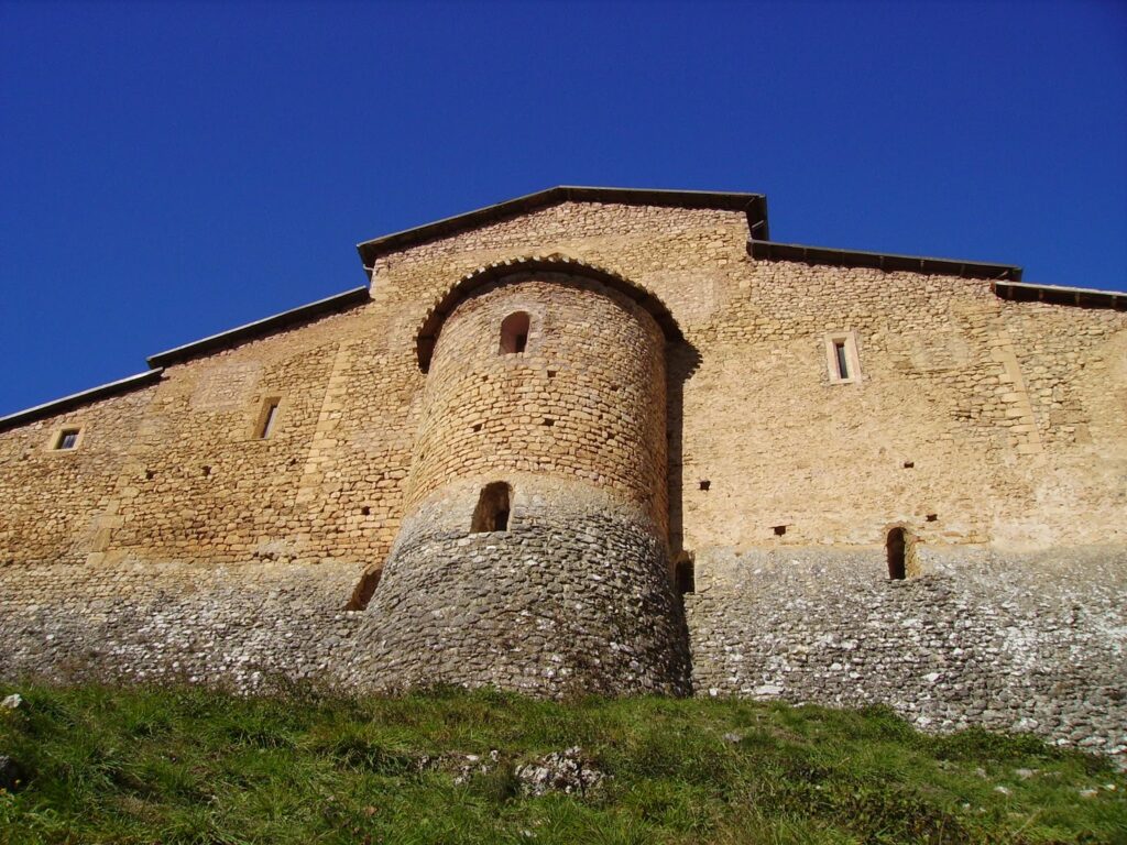 LA CHIESA DI ASSERGI: UN GIOIELLO DELL’ARTE SACRA ABRUZZESE di Giuseppe ...